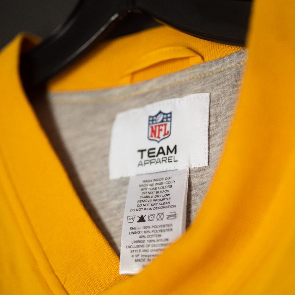 VIntage NFL Redskins Yellow Collection V-neck Pullover (XL) - Picture 7 of 8